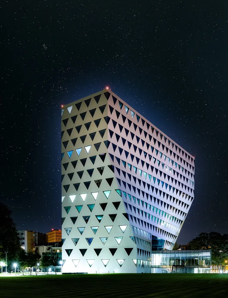 Provinciehuis at night